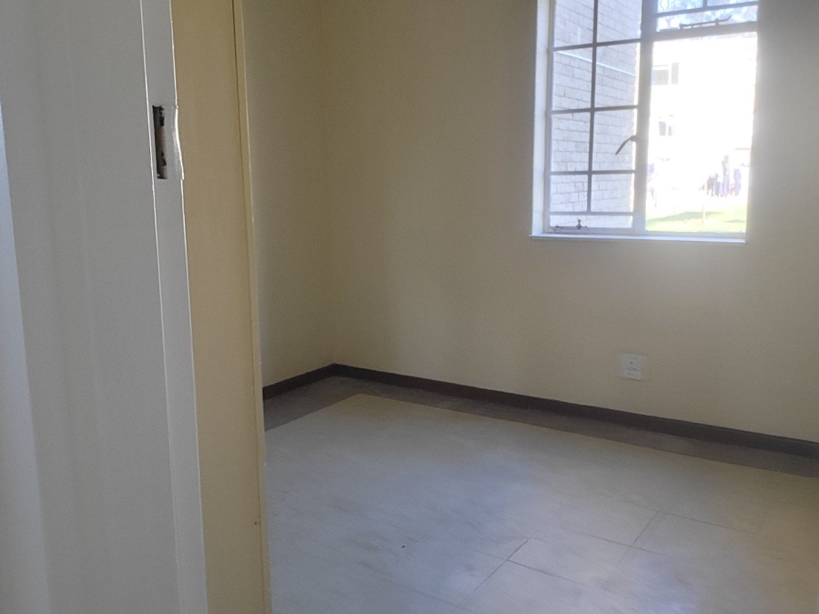 To Let 2 Bedroom Property for Rent in Ruyterwacht Western Cape